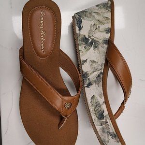 Tommy Bahama Wedge